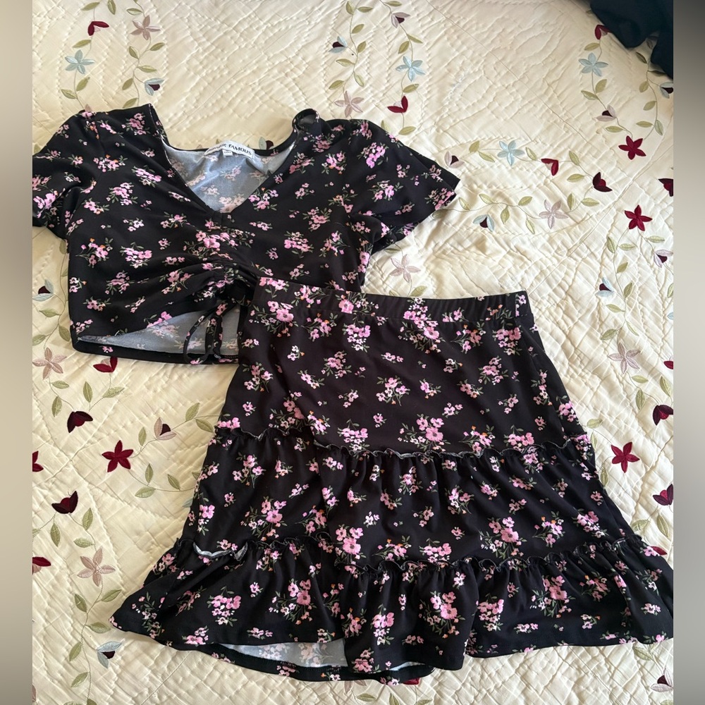 Almost Famous Floral Set